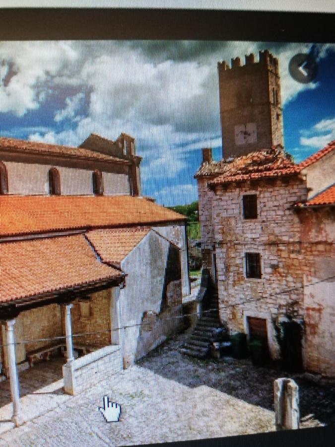 הוילה Sveti Lovreč Pazenatički Lory מראה חיצוני תמונה