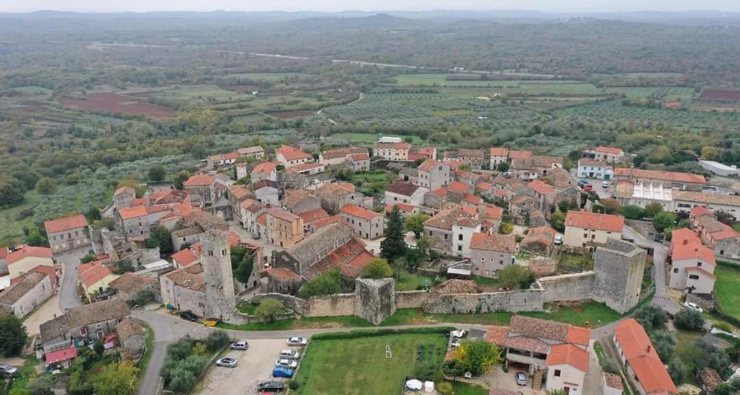 הוילה Sveti Lovreč Pazenatički Lory מראה חיצוני תמונה